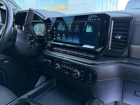 Used 2024 Chevrolet Silverado 2500 ZR2 w/ Technology Package image 33