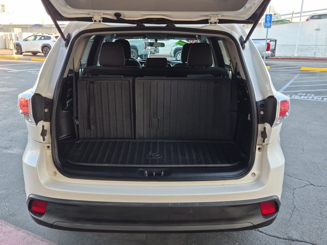 Used 2016 Toyota Highlander LE FWD image 10