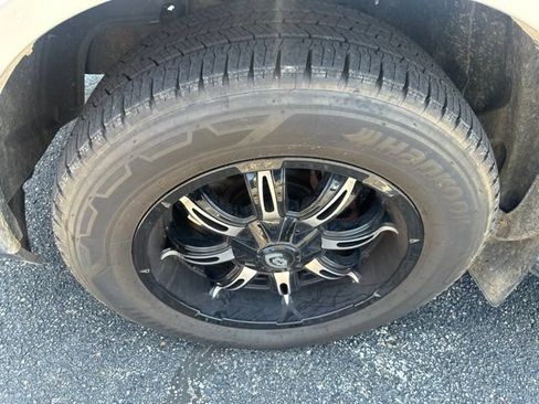 Used 2012 RAM 1500 Laramie w/ Protection Group AWD/4WD image 4