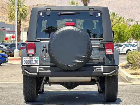 Used 2018 Jeep Wrangler Sport AWD/4WD image 4