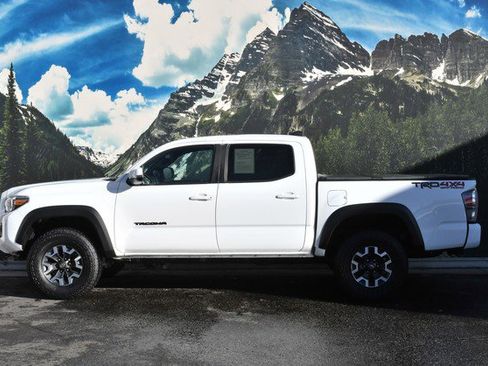 Certified 2021 Toyota Tacoma TRD Off-Road image 7