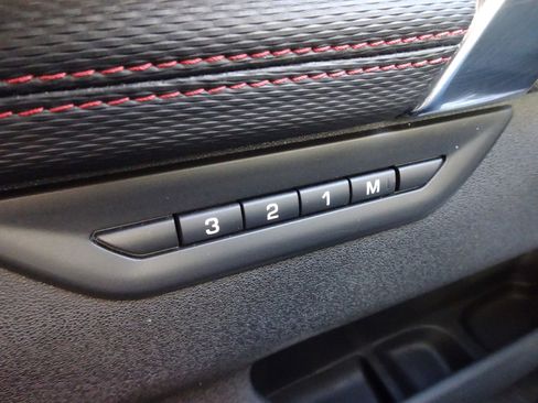 Used 2023 Land Rover Discovery Sport SE R-Dynamic image 25