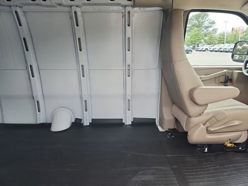 New 2026 GMC Savana 3500 Extended w/ Driver Convenience Package RWD image 7