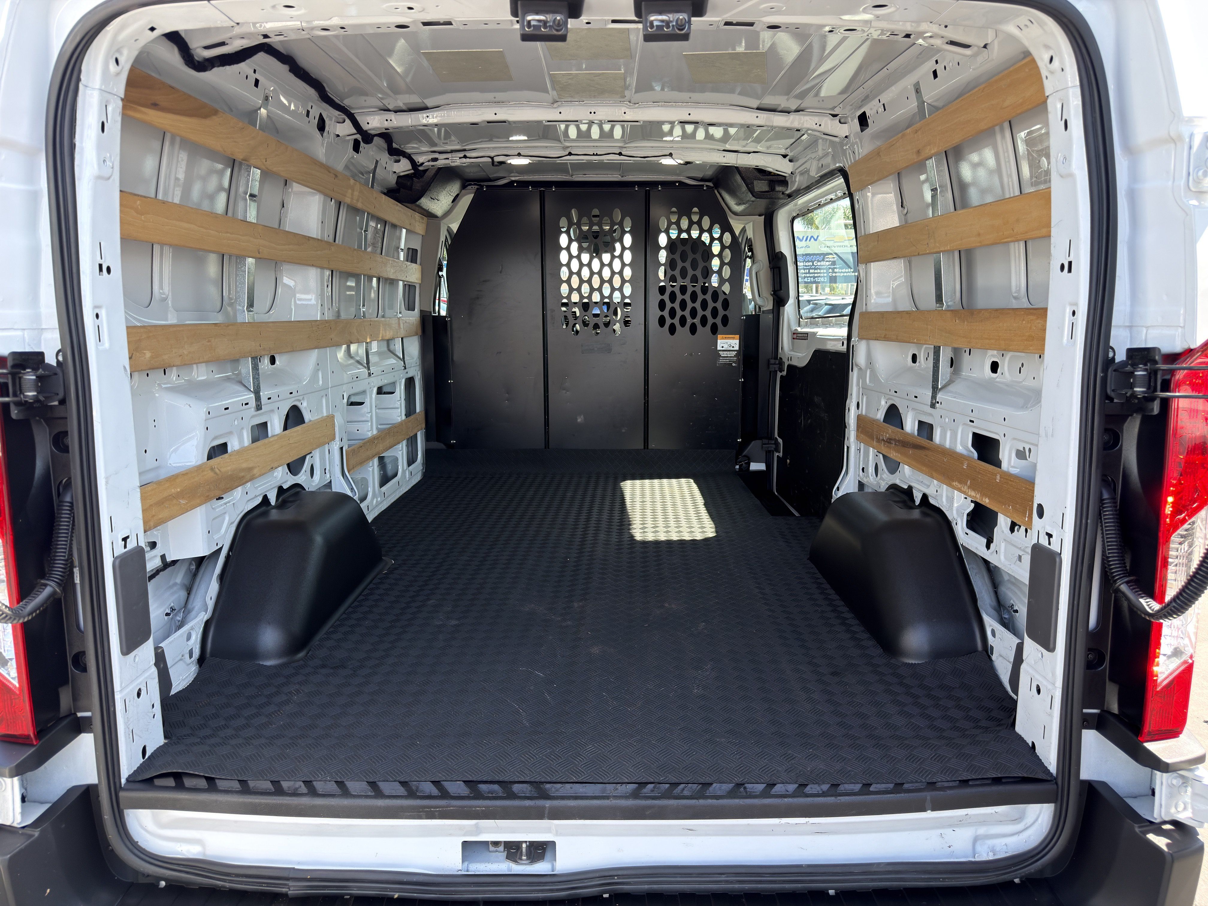 Used 2025 Ford Transit 250 Low Roof w/ Exterior Upgrade Package RWD image 17