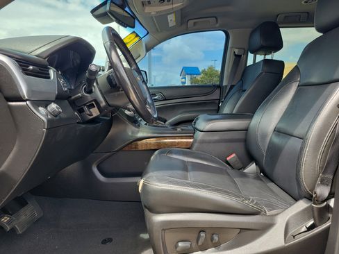 Used 2019 Chevrolet Tahoe LT w/ RST Edition image 14