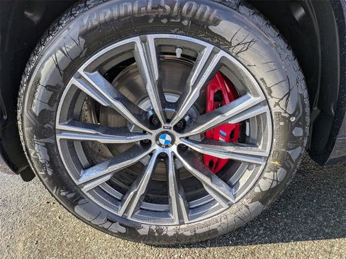 New 2026 BMW X5 M60i w/ Climate Comfort Package image 9