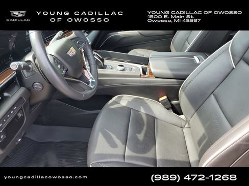 Used 2024 Cadillac Escalade Premium Luxury AWD/4WD image 8