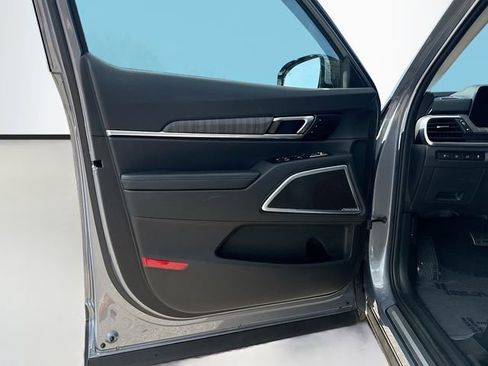 Used 2024 Kia Telluride SX Prestige w/ Towing Package image 21