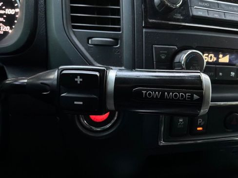 Used 2023 Nissan Titan SV w/ SV Convenience Package RWD image 39