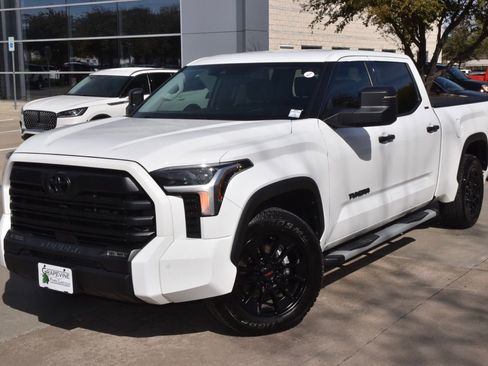 Used 2022 Toyota Tundra SR5 w/ Convenience Package image 41