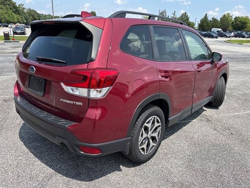 Used 2021 Subaru Forester Premium AWD/4WD image 7