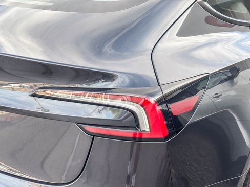 Used 2025 Tesla Model 3 Long Range RWD image 8
