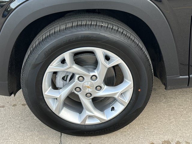 New 2026 Chevrolet Trax LS w/ LS Convenience Package FWD image 13