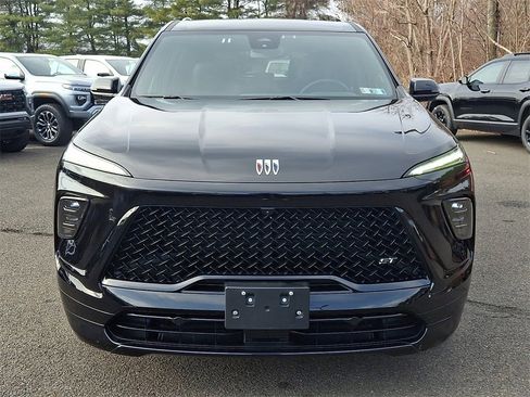 Used 2025 Buick Enclave Sport Touring image 2