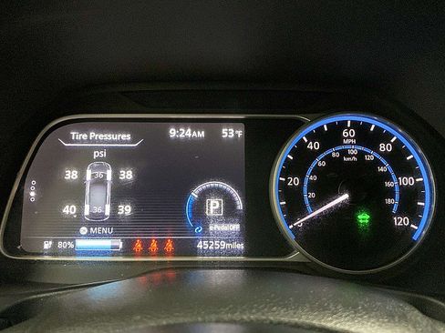 Used 2022 Nissan Leaf S image 25