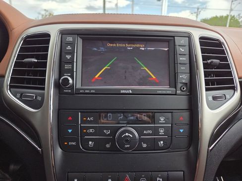 Used 2012 Jeep Grand Cherokee Overland Summit RWD image 31