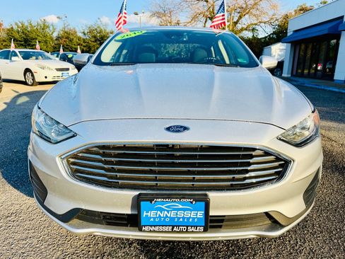 Used 2019 Ford Fusion SE image 4