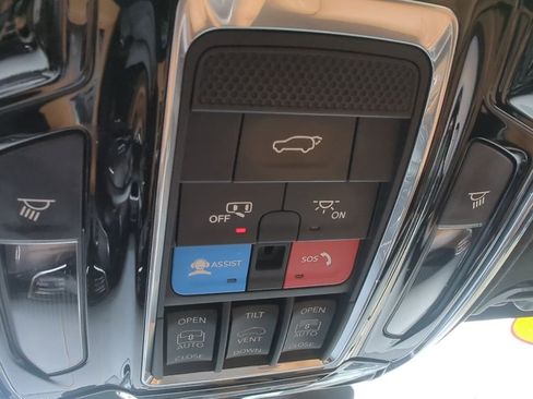 Used 2023 Jeep Grand Wagoneer Series III w/ Rear Seat Video Group 1 image 30