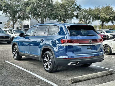 Used 2025 Volkswagen Atlas SE image 4