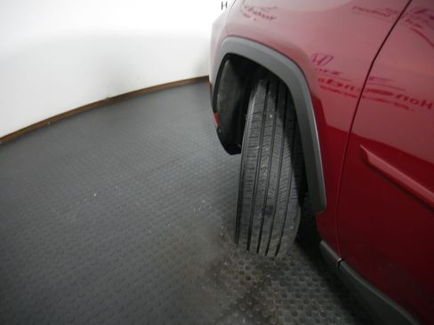 Used 2022 Toyota RAV4 LE image 18