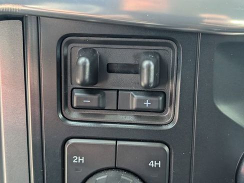 Used 2025 Ford F150 Lariat w/ Equipment Group 501A Mid image 16