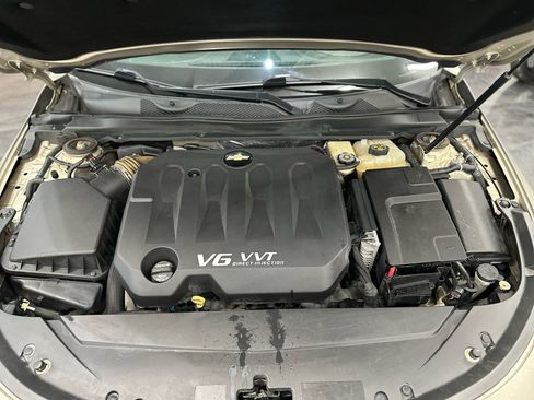 Used 2015 Chevrolet Impala LT w/ Convenience Package image 29