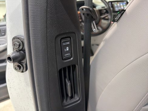 Used 2020 Honda Odyssey EX-L image 24