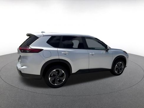 Used 2025 Nissan Rogue SV FWD image 14