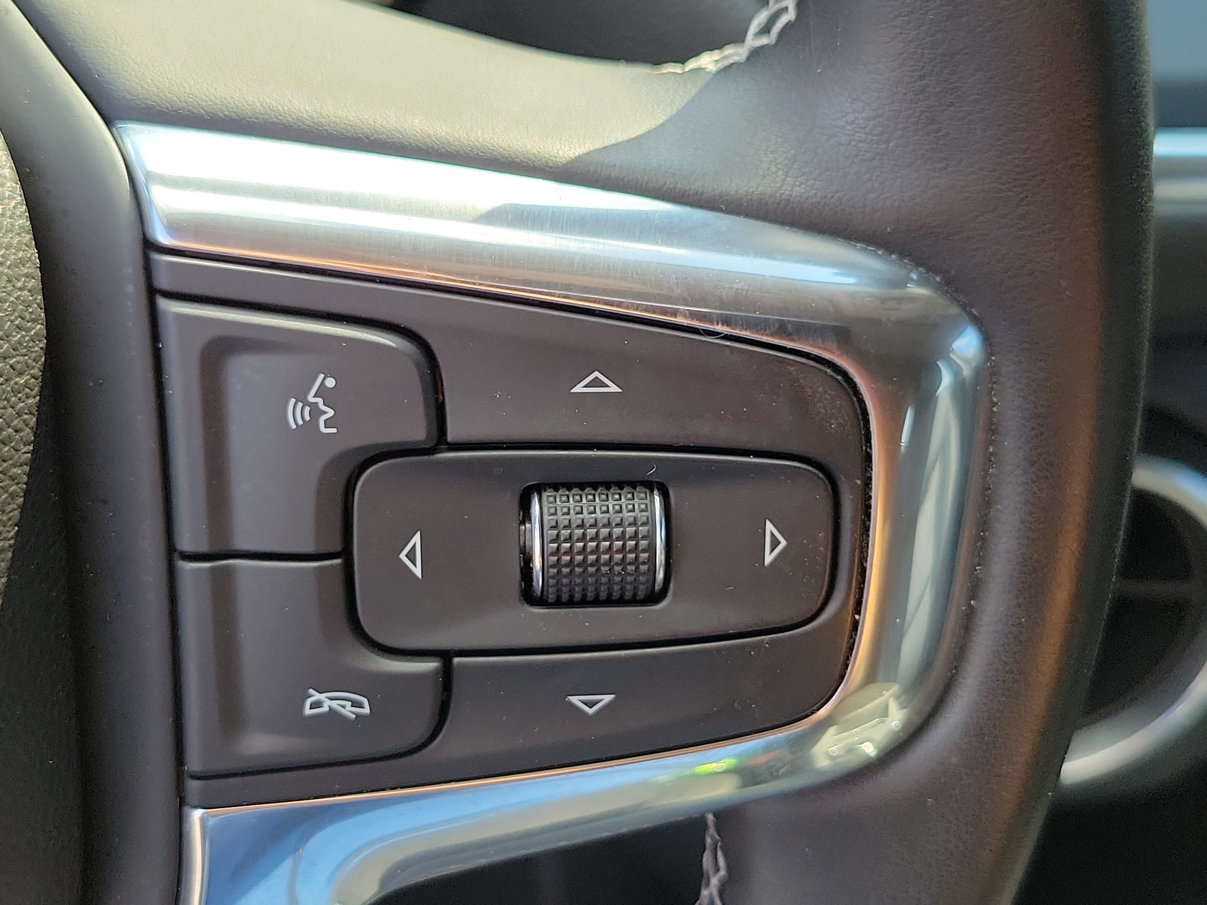 Used 2023 Chevrolet Blazer LT w/ Midnight/Sport Edition FWD image 31