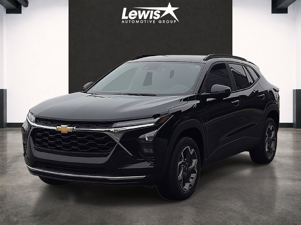 Used 2025 Chevrolet Trax LT w/ Driver Confidence Package FWD image 1