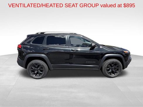 Used 2016 Jeep Cherokee Trailhawk w/ Comfort/Convenience Group AWD/4WD image 10