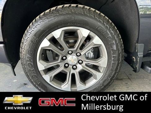 Used 2022 Chevrolet Silverado 1500 High Country w/ Technology Package AWD/4WD image 12