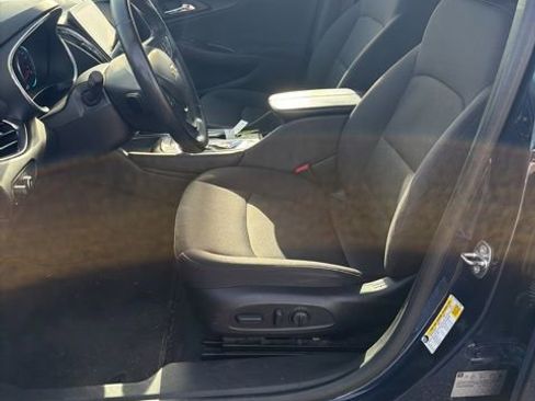 Used 2017 Chevrolet Malibu LT FWD image 5