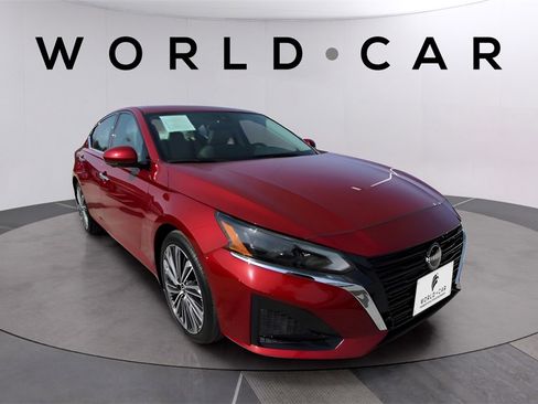 Used 2024 Nissan Altima 2.5 SL image 1