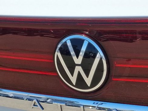 Used 2025 Volkswagen Atlas SE AWD/4WD image 31