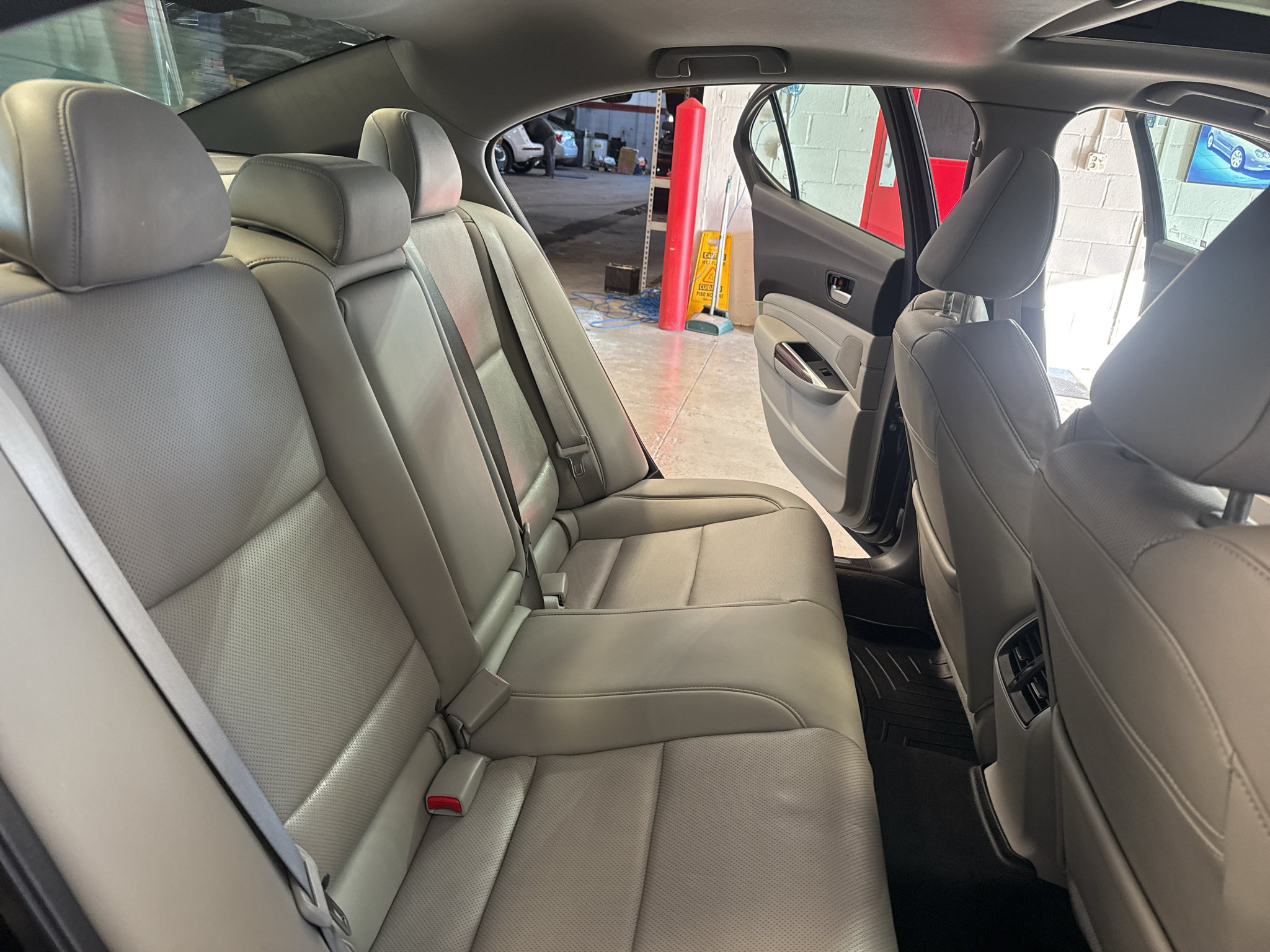 Used 2015 Acura TLX w/ Technology Package AWD/4WD image 28