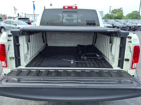 Used 2017 RAM 1500 Laramie AWD/4WD image 18