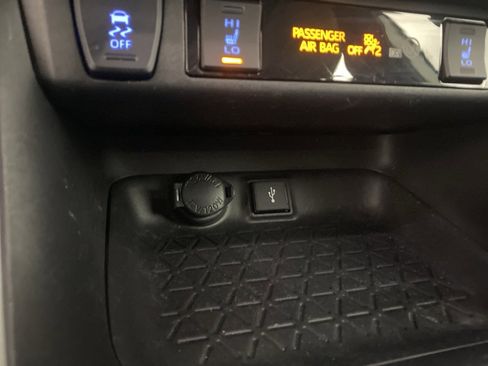Used 2022 Toyota RAV4 SE image 22
