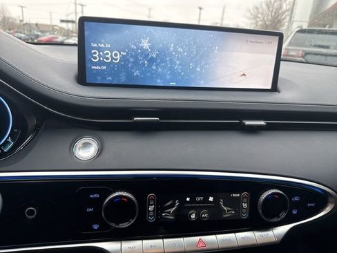 Used 2024 Genesis GV70 2.5T w/ Sport Prestige Package image 13