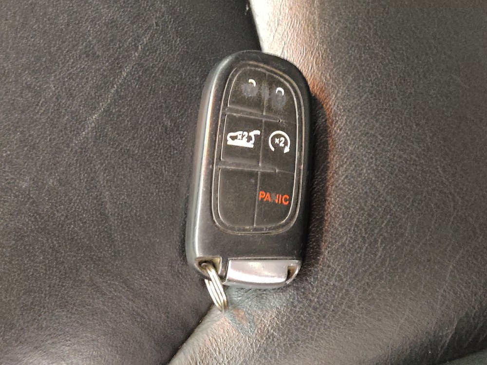 Used 2018 Jeep Cherokee Limited w/ Trailer Tow Group AWD/4WD image 32