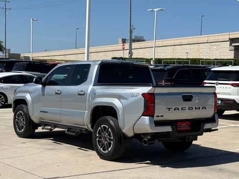 Used 2024 Toyota Tacoma TRD Sport AWD/4WD image 8