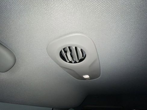 Used 2023 Chrysler Pacifica Touring-L image 20