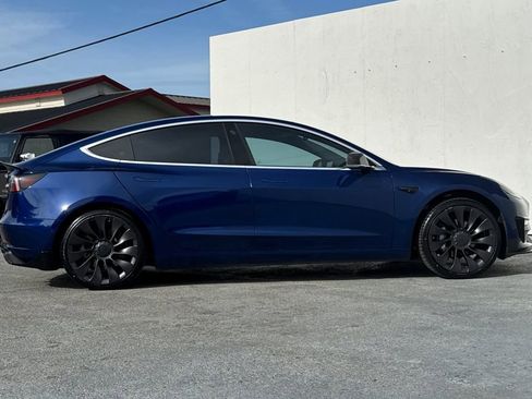 Used 2020 Tesla Model 3 Standard Range Plus image 2