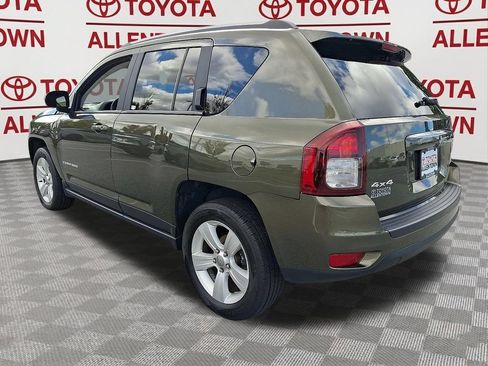 Used 2016 Jeep Compass Latitude AWD/4WD image 5