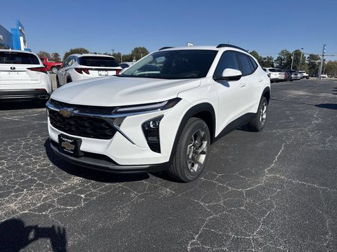 New 2026 Chevrolet Trax LT w/ Driver Confidence Package image 1
