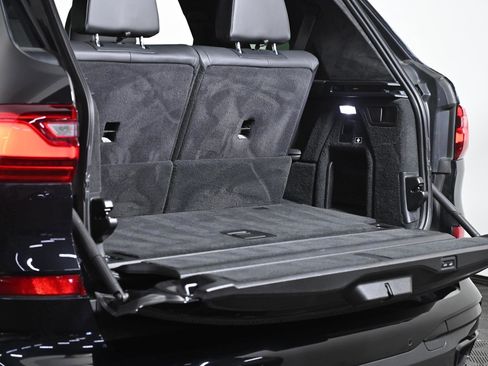 Used 2022 BMW X7 xDrive40i w/ M Sport Package image 39