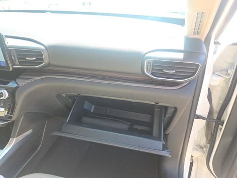 Used 2021 Ford Explorer Limited AWD/4WD image 32