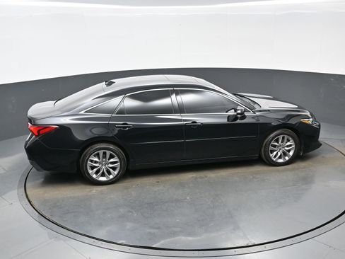 Used 2019 Toyota Avalon XLE image 42