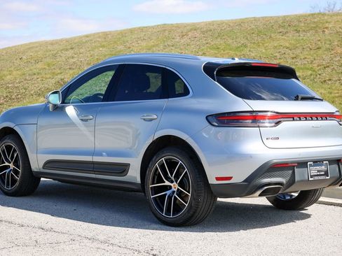 Certified 2025 Porsche Macan image 3