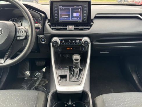 Used 2022 Toyota RAV4 XLE image 33